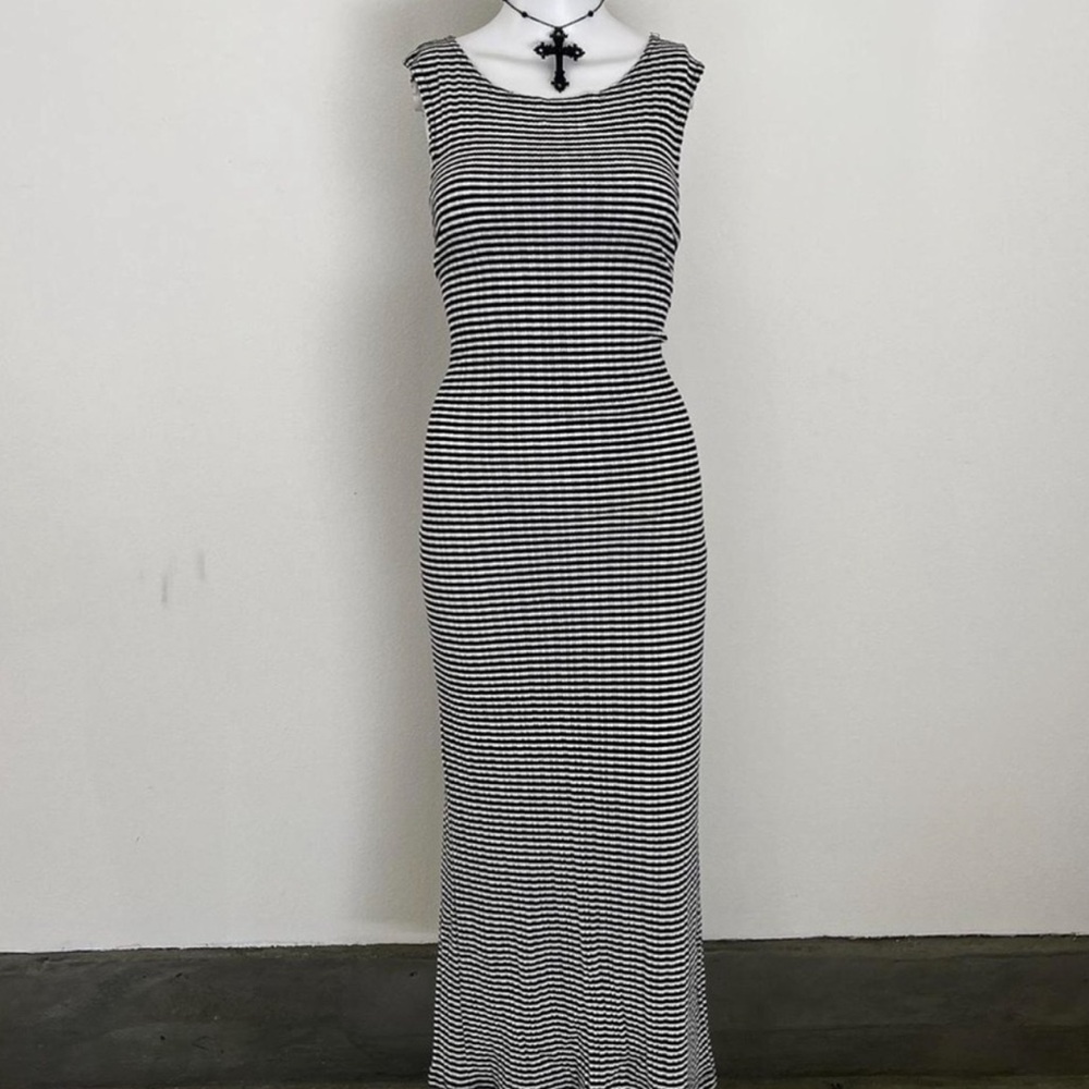 BYER TOO! Dress - Chic Black and White Striped Maxi Body Dress 90s - Picture 2 of 7